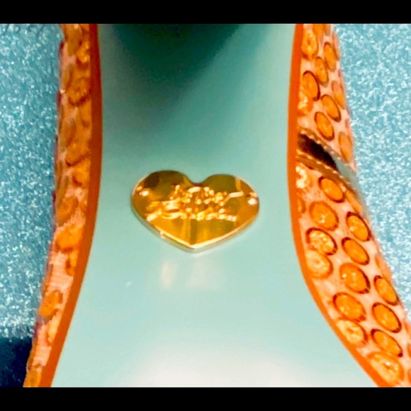 BNWT BETSEY JOHNSON Gold Sequin Platform Heels, Size 5.5 - Picture 9 of 9